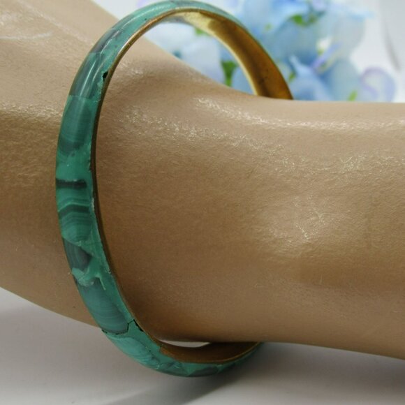 Vintage Malachite Inlaid Bracelet Golden Brass Bangle Green Stone - Picture 8 of 9